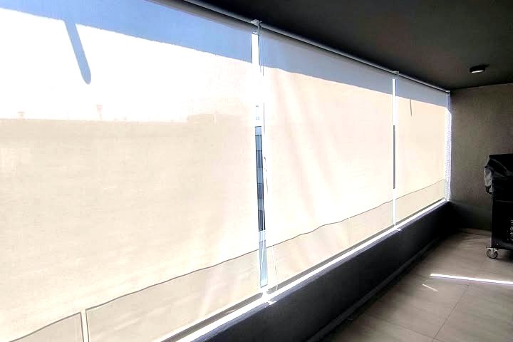 Roller Screen Andes Vista Chile