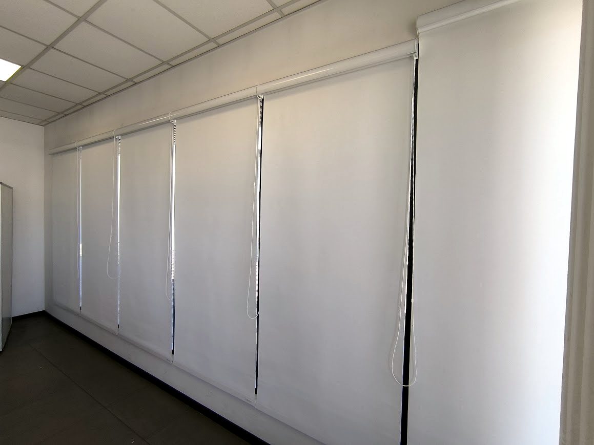 Roller Screen Andes Vista Chile